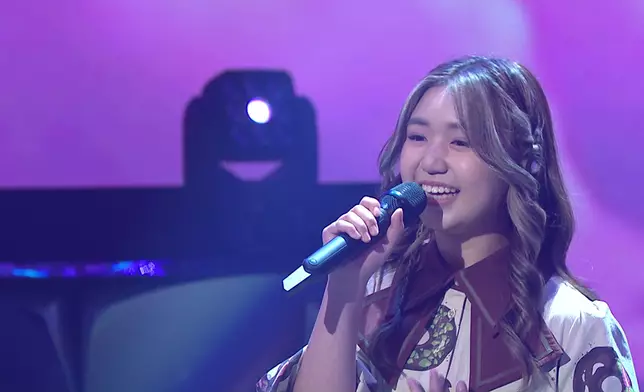 陳芷晴Isabelle獻唱《為你鍾情》。