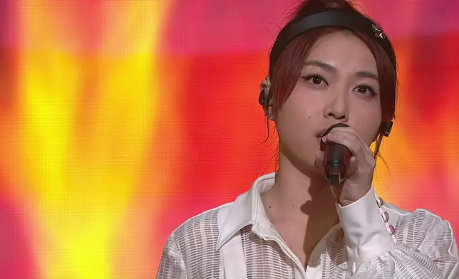 周智敏Emily獻唱《愛後餘生》。