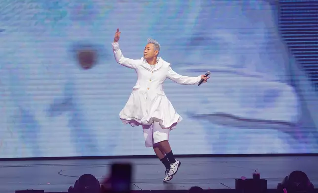 更自言手術行感覺勁過AI。