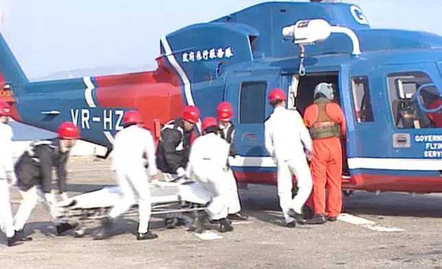 八仙嶺山火相關剪報及新聞片段。