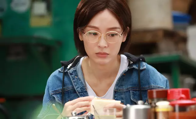 有冇人覺得Ali呢個樣有啲《家有囍事》嘅伍詠薇Feel…