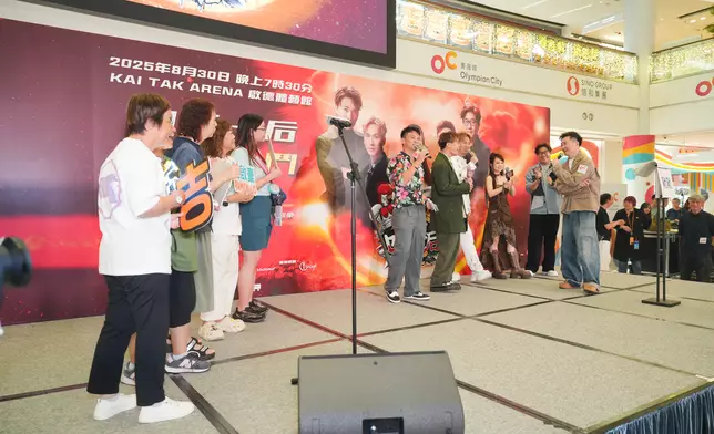 五位靚聲歌手邀請歌迷上台一齊玩估歌仔遊戲。