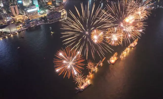 5G新多媒體利用無人機進行維港煙花秀電視直播。