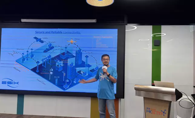 易識有限公司行政總裁陳前，巴士的報記者攝