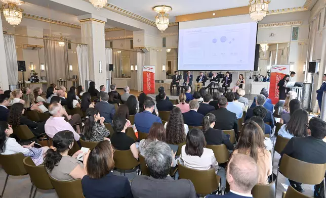 林定國出席由律政司舉辦、題為「香港法律服務——通往中國及世界的門戶」的巴黎研討會。政府新聞處圖片