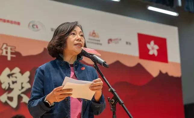 民政及青年事務局局長麥美娟。