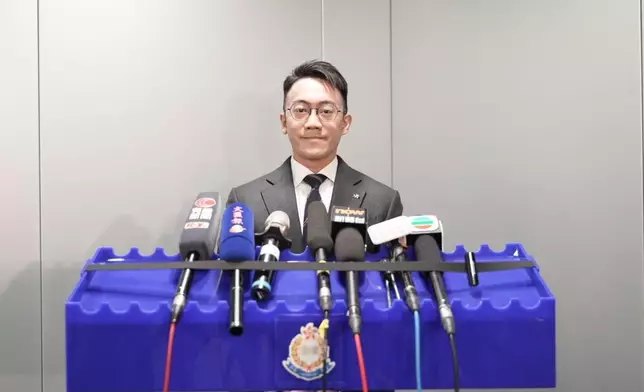 警方毒品調查科行動組督察吳嘉煒向傳媒簡報案情。