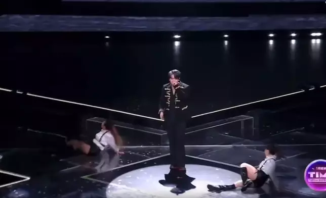 姜濤特地跳唱了多首隊友們的歌曲