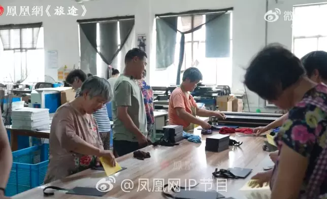 腦癱男憑毅力逆襲成廠長帶領35名殘疾員工營收逾千萬人民幣。影片截圖