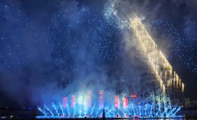 鄂爾多斯無人機焰火秀盛大舉行。巴士的報記者攝