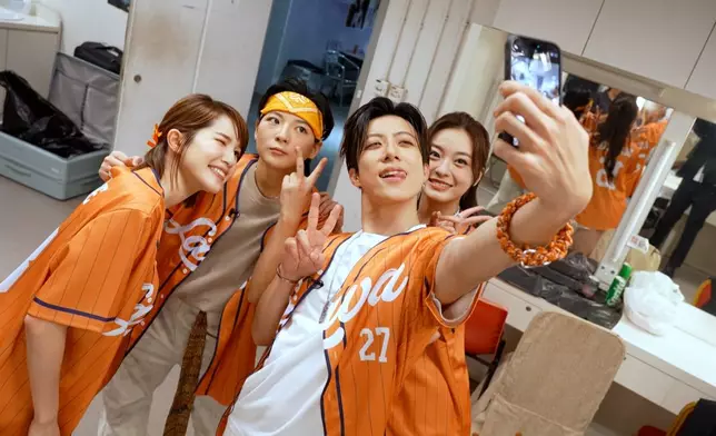 Lyman特邀三位足球女將成員組成限定女團（LAVA）。