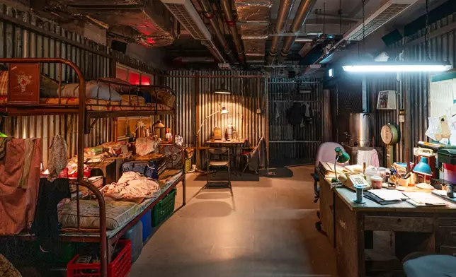 「光影邊緣—香港電影的臥底世界」展覽場景四「風雲戰場」