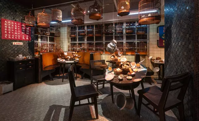 「光影邊緣—香港電影的臥底世界」展覽場景七「辣手茶樓」