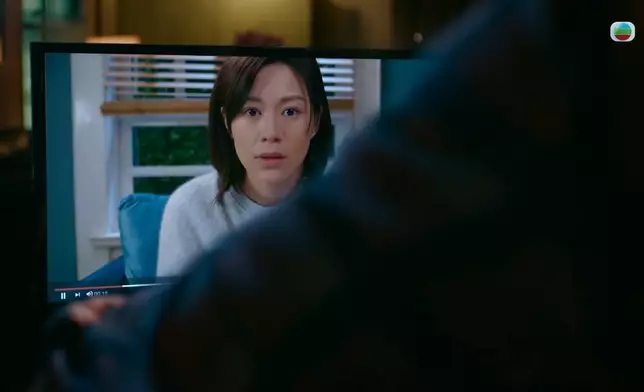 呢個鏡頭好真實、好生活，錄影係要由撳掣開始。