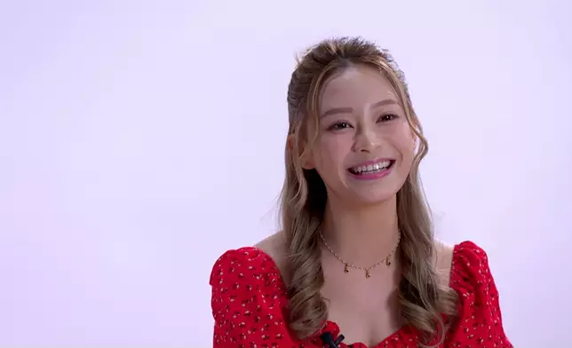 GM講到同Sophie同房有幾開心時，動作多多好鬼馬。