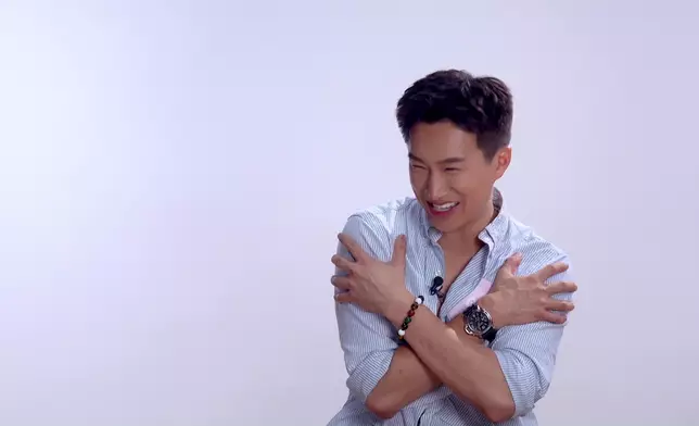 GM講到同Sophie同房有幾開心時，動作多多好鬼馬。