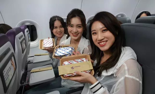 終於登機喇！大家都咁開心！