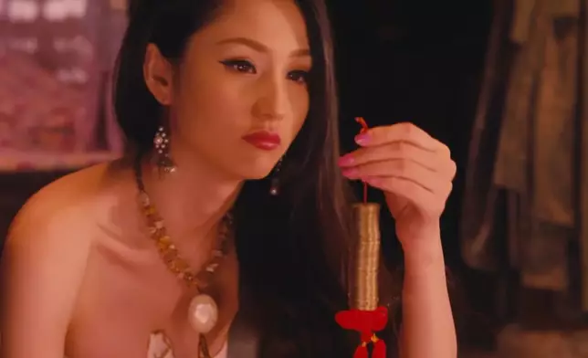 藍心妍（原名藍燕）曾主演《3D肉蒲團之極樂寶鑑》，當年性感演出令觀眾印象深刻。