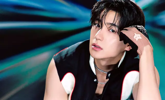 賢在於直播活動期間受傷。THE BOYZ官方X圖片