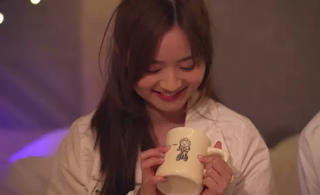 手繪女神漫畫公仔杯都出埋，贏晒啦。