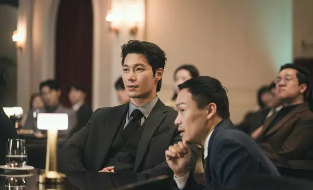 朴勳飾演「明山實業」的對手「三俊建設」的頭目姜泰勛。Disney+提供圖片