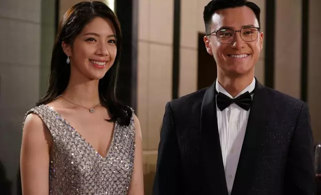 去年被爆與前港姐冠軍陳曉華撻着。