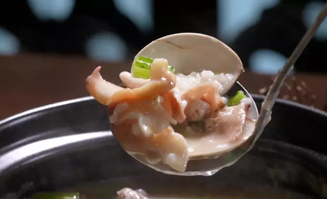 品嚐潮汕地道特色菜。