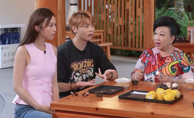 「論盡王」Archie再度歸來，Roxanne又掛住食粟米。