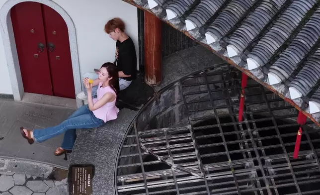 「論盡王」Archie再度歸來，Roxanne又掛住食粟米。