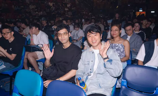 音樂人男友T-Ma（右）