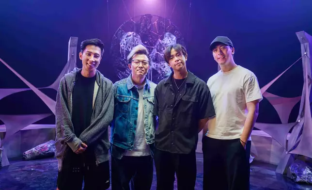 《蝶式》MV幕後功臣馬天佑+伍樂城+ MV導演Rony + 化妝師Allen合照