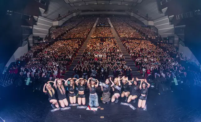 演唱會因發生突發事故中斷近半小時。Red Velvet官方X圖片