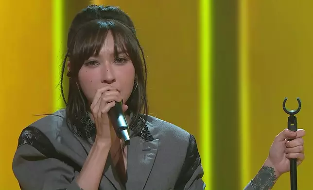 穎喬Ziva獻唱《純真傳說》。