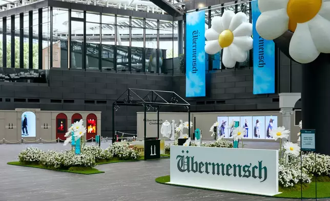 《G-DRAGON MEDIA EXHIBITION : Übermensch》東京站