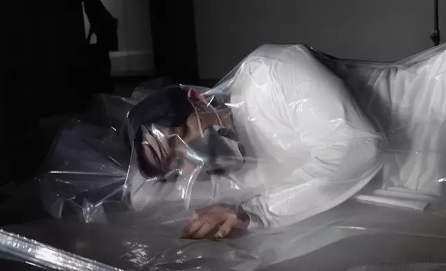 難忘「真空躺平」。