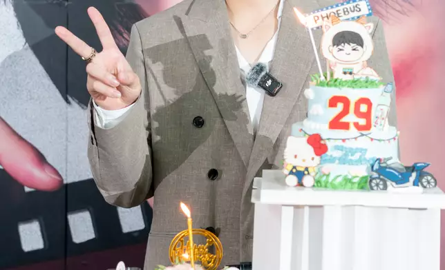 Phoebus又指是順其自然完約，新合作要看公司安排。