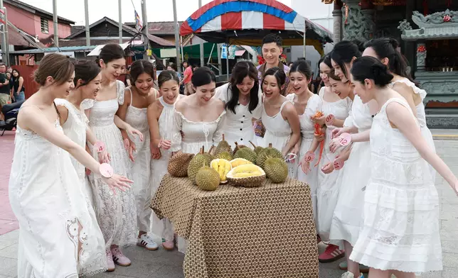 大家有得食好味嘅榴槤都勁開心。