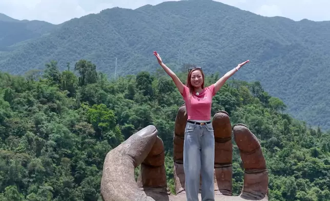 呢個打卡位，靚得嚟又有啲驚險咁。