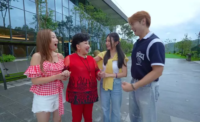 佢哋浸咗唔止一個溫泉。