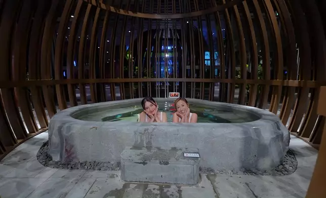 佢哋浸咗唔止一個溫泉。