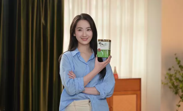 歌影視三棲的Ashley去年更奪得多個歌唱新人獎。