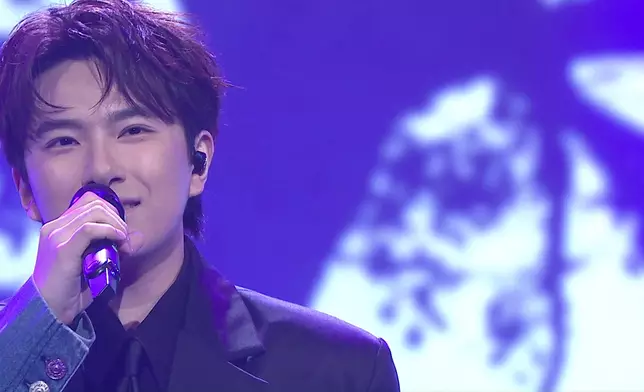 胡子貝Matt獻唱《櫻花樹下》。