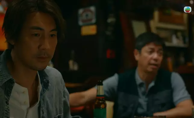 通常有個咁多年交情嘅兄弟背叛你，梗係嬲到反枱架啦。