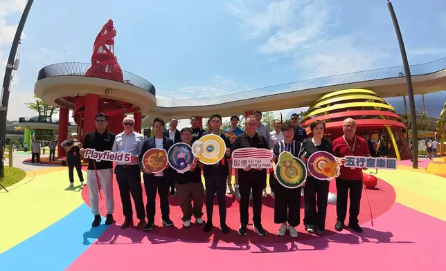 一眾嘉賓合照。體育園圖片
