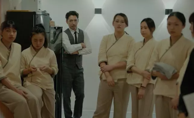 寶雯轉去一間人工較好的按摩館工作。