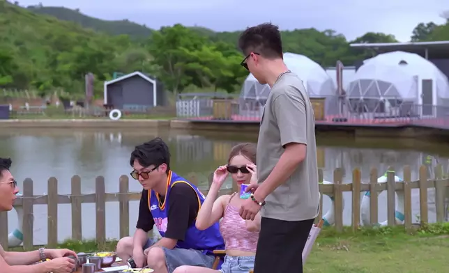 GM嘅「紙巾傳情」遭到Eddie嘅截擊，想知呢兩位大男孩今集點火併？睇節目啦。