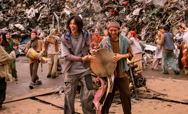 許光漢大讚《他年她日》世界觀新奇，第一次看劇本已經幾度落淚。