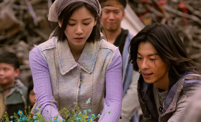 許光漢與袁澧林在《他年她日》談跨時空愛戀。