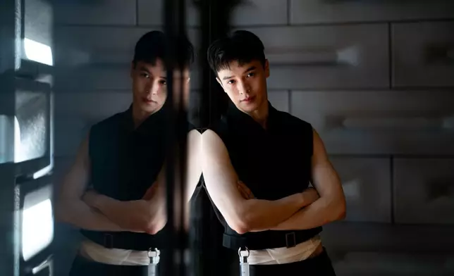 25歲的王南鈞（Krystian Wang），從2017年起活躍於多個選秀節目，一直堅持在世界不同地方追夢。