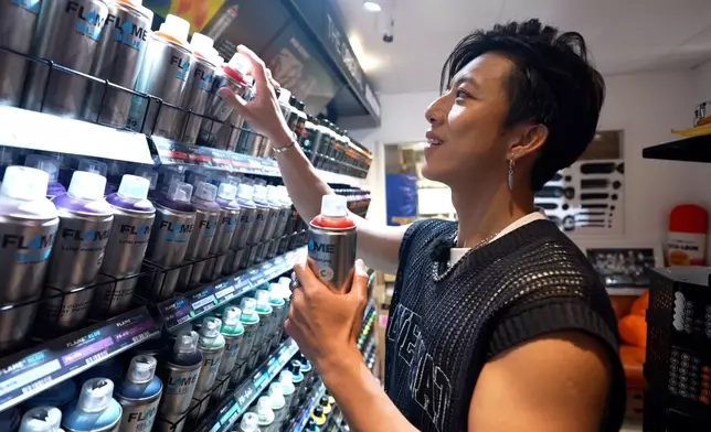 Lyman通過塗鴉來表達自我。